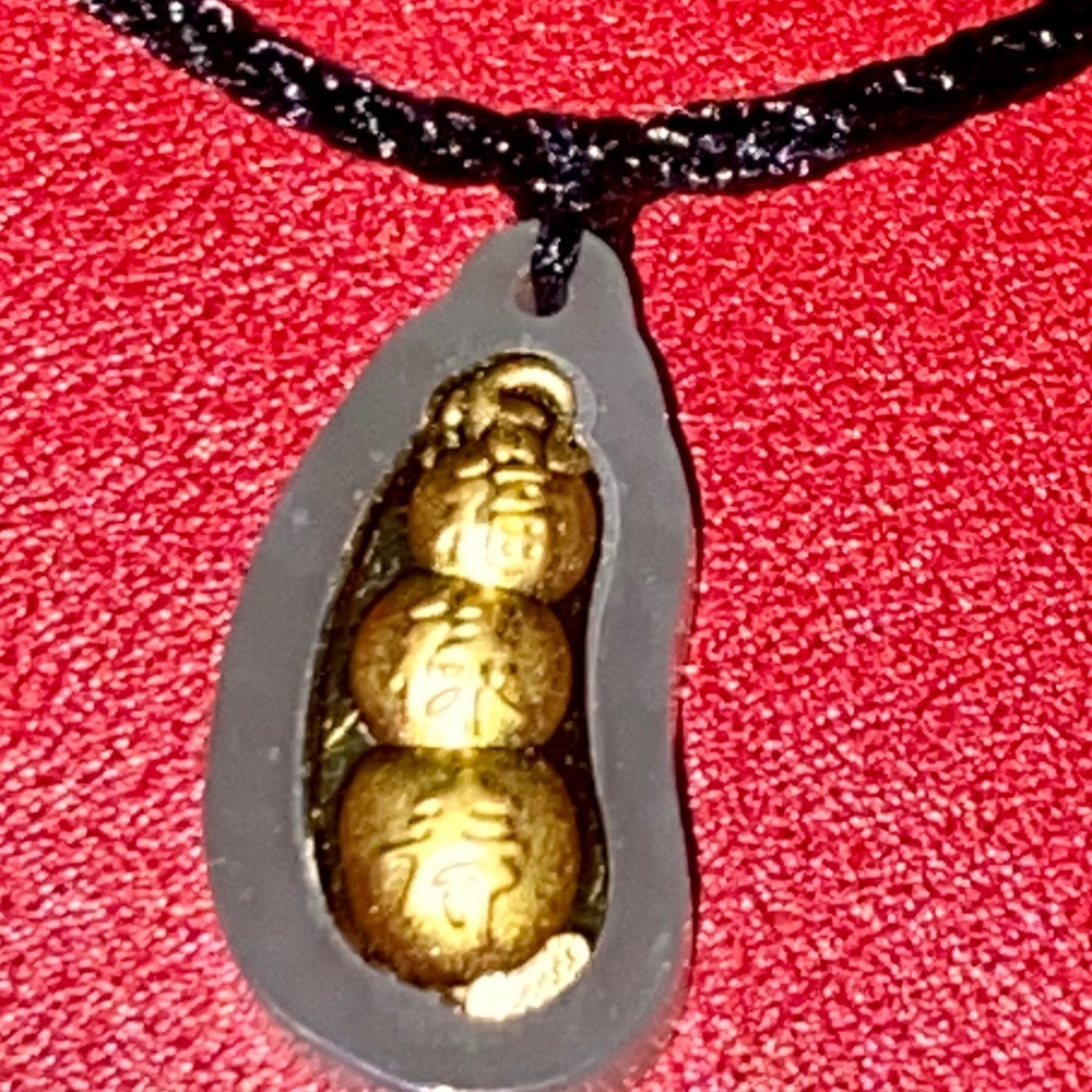 Pea pod jade necklace